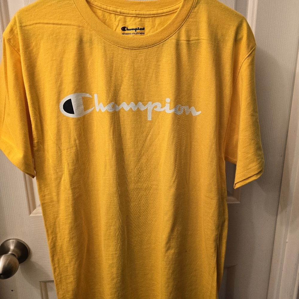 Champion t shirt